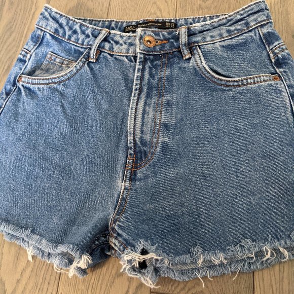 Zara Trafaluc High Waisted Shorts - Picture 5 of 6